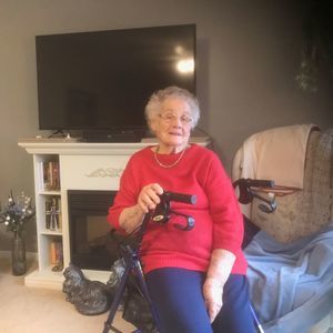 Meet your Posher, Lorraine